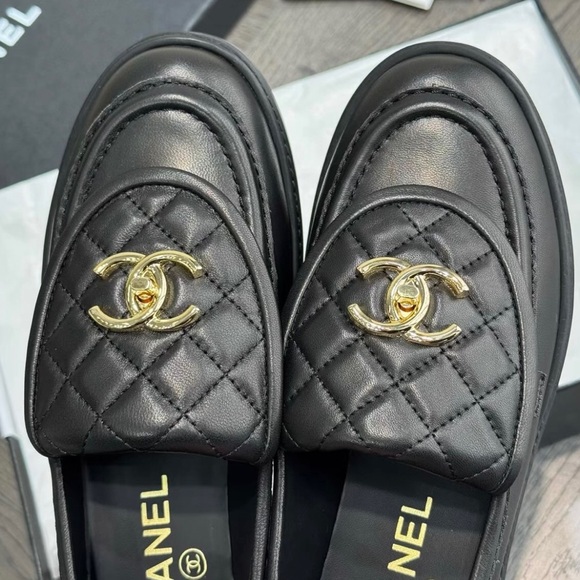 CHANEL Black Loafers with Gold Emblem - Picture 3 of 7